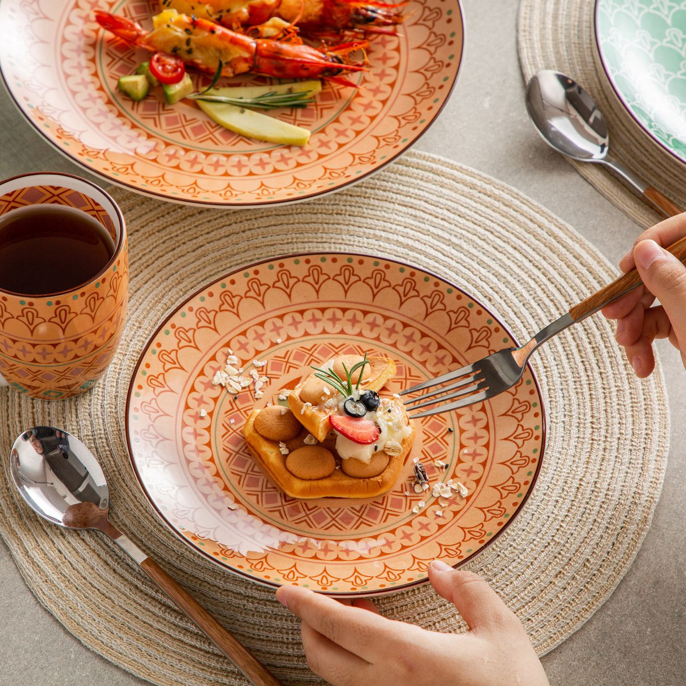 16-Piece 4-Color 4-Design Porcelain Dinnerware Set Plate Set with Dinner Plate, Dessert Plate, Bowl, Mug Set For 4 Person
